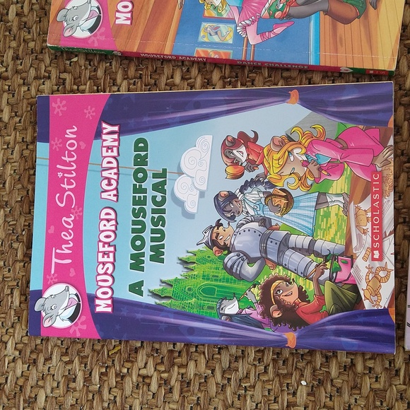 4 Thea Stilton books $20 - Picture 4 of 5